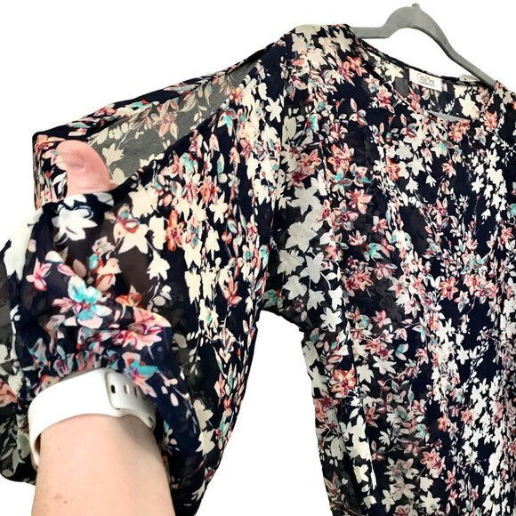 Carla Mink Made in Portland, OR Floral‎ Semi Sheer Split Sleeve Women's Blouse. - Picture 2 of 8